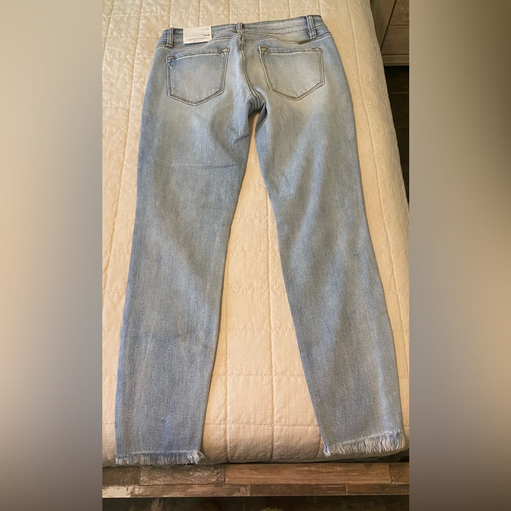 Kancan Los Angeles size 9/28 skinny jeans new with tags